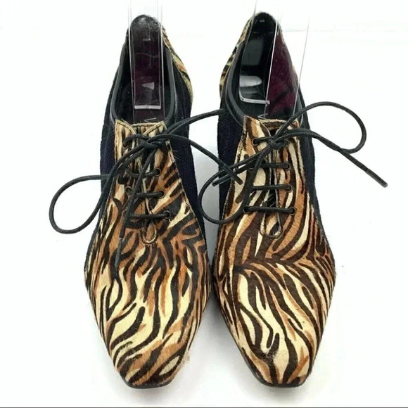 Vaneli ankle booties size 5 tiger print calf hair - Picture 2 of 10